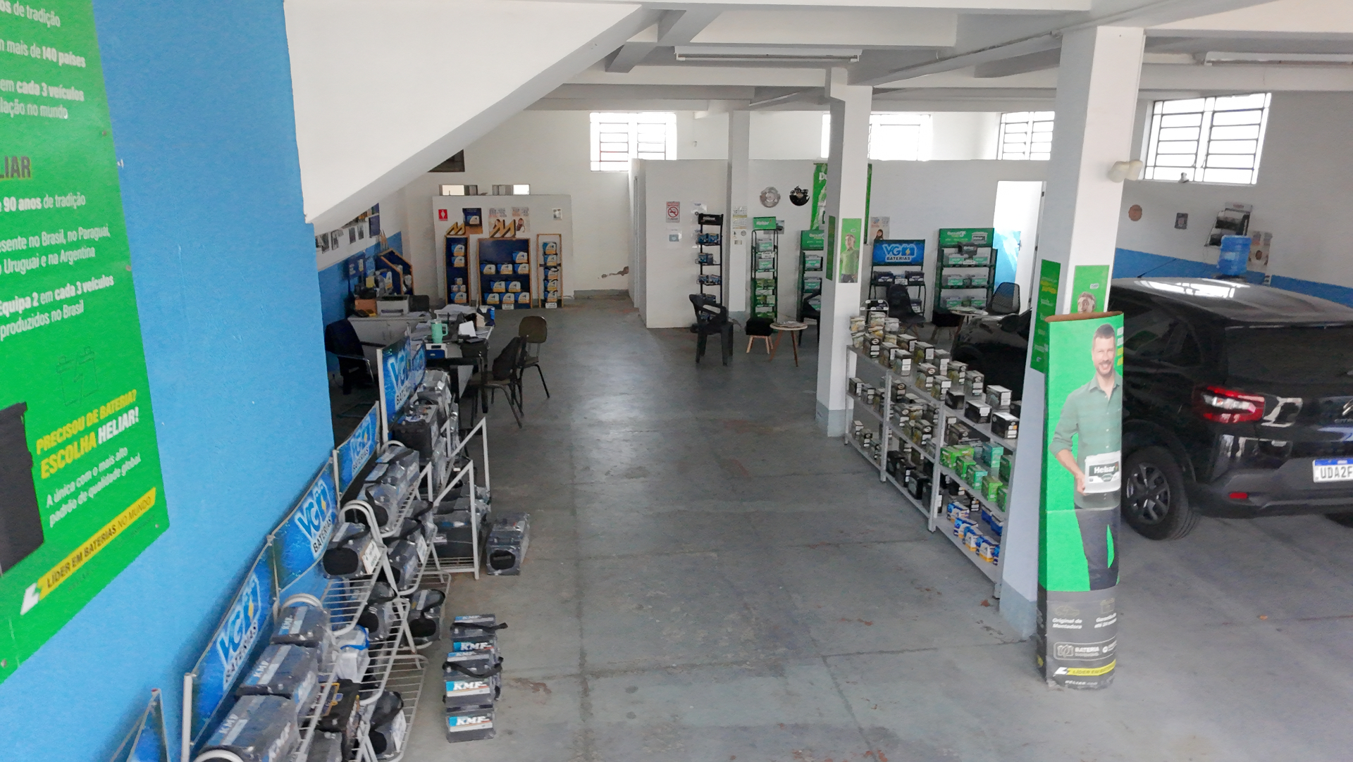 Interior da loja VG Baterias