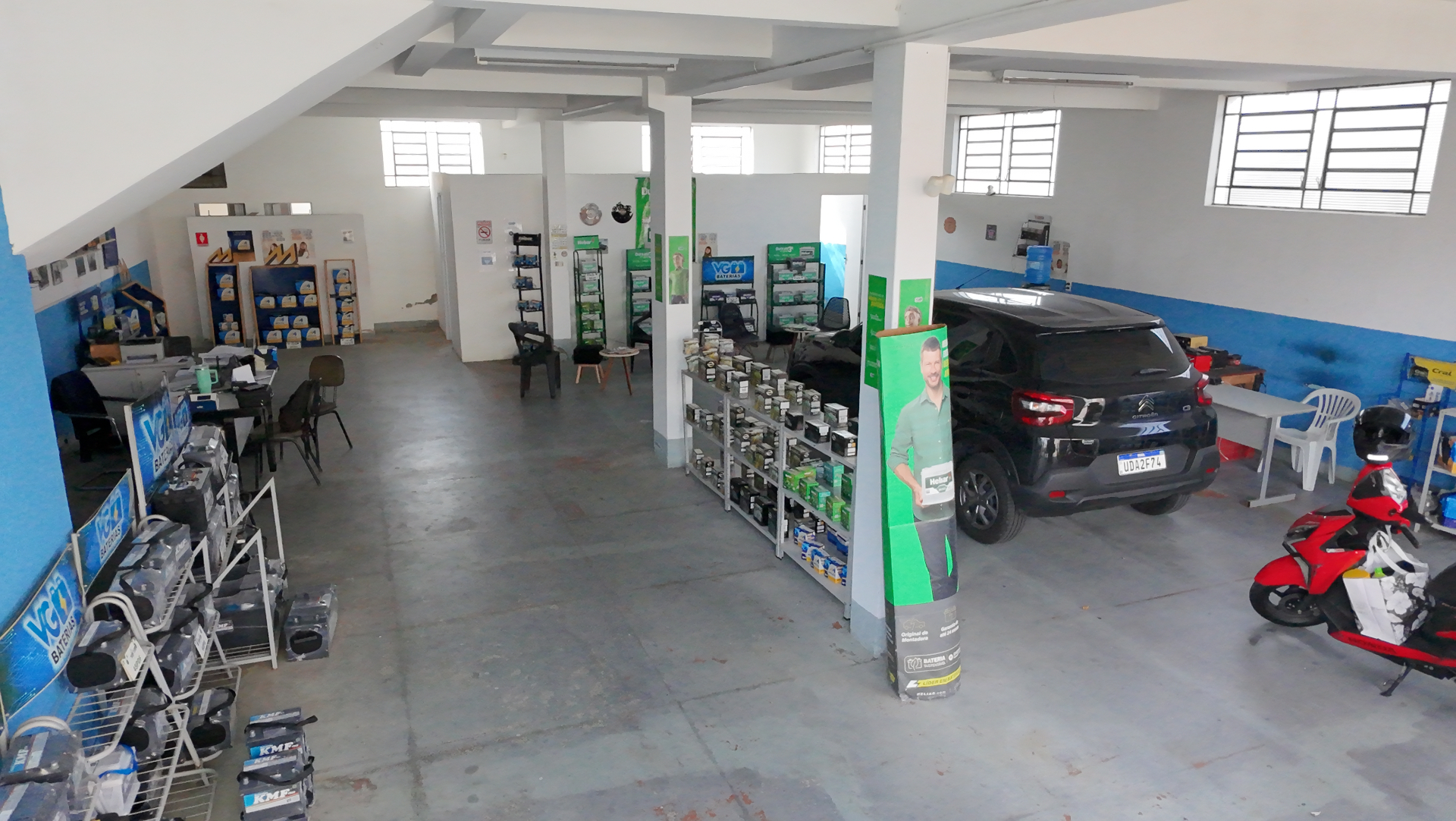 Interior da loja VG Baterias